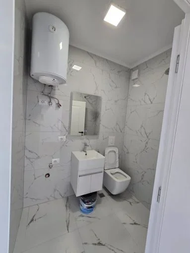 Tirane, shitet apartament 1+1 Kati 5, 25 m² 68.000 € 