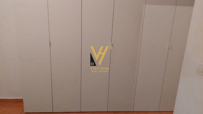 Tirane, jepet me qera apartament 2+1+Ballkon Kati 8, 95 m² 450 € (ASTIR)