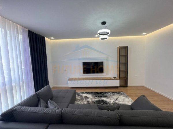 Tirane, jepet me qera apartament 1+1 Kati 9, 78 m² 550 € (Bulevardi i Ri)
