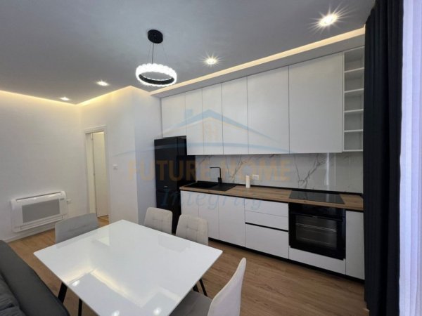 Tirane, jepet me qera apartament 1+1 Kati 9, 78 m² 550 € (Bulevardi i Ri)