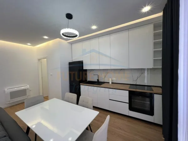 Tirane, jepet me qera apartament 1+1 Kati 9, 78 m² 550 € (Bulevardi i Ri)