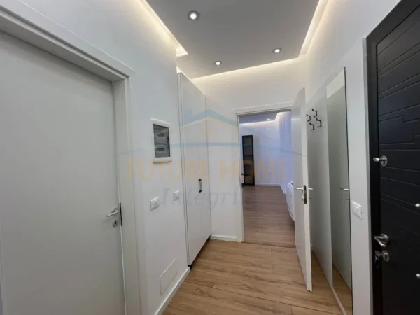Tirane, jepet me qera apartament 1+1 Kati 9, 78 m² 550 € (Bulevardi i Ri)