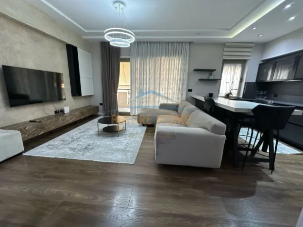 Tirane, jepet me qera apartament duplex 3+1 Kati 5, 140 m² 1.600 € (Kompleksi Delijorgji)