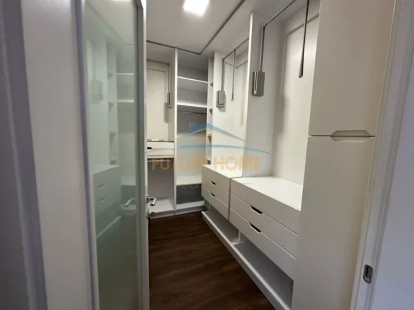 Tirane, jepet me qera apartament 3+1 Kati 5, 140 m² 1.600 € (Kompleksi Delijorgji)