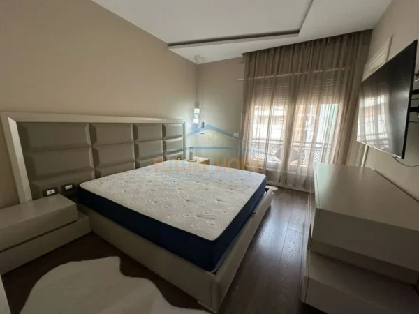 Tirane, jepet me qera apartament 3+1 Kati 5, 140 m² 1.600 € (Kompleksi Delijorgji)