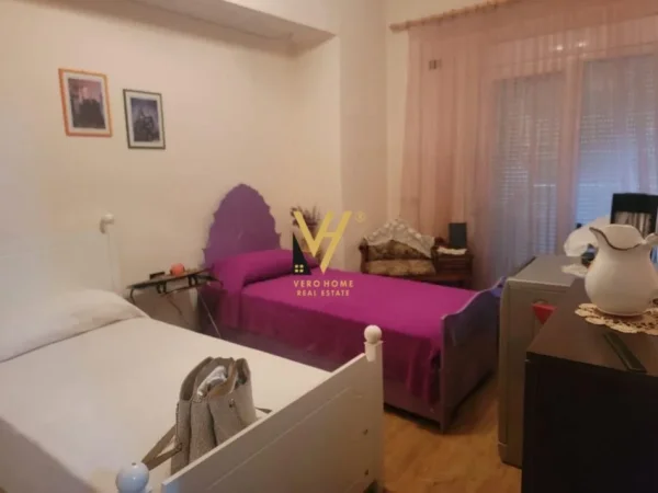 Tirane, jepet me qera apartament 2+1+Ballkon Kati 3, 80 m² 600 € (KODRA E DIELLIT)
