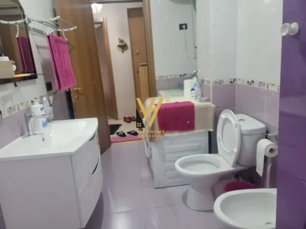 Tirane, jepet me qera apartament 2+1+Ballkon Kati 3, 80 m² 600 € (KODRA E DIELLIT)