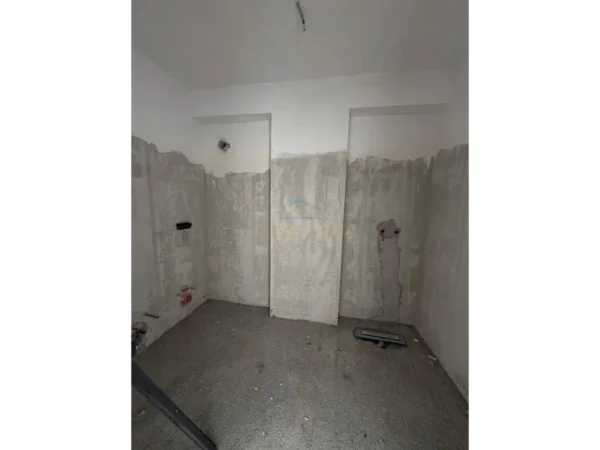 Tirane, shitet apartament 1+1+Aneks+Ballkon Kati 8, 69 m² 57.876 € (Kamez)