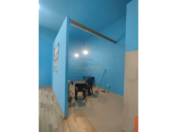 Tirane, jepet me qera ambjent biznesi Kati 0, 60 m² 800 € (RRUGA KOMUNA E PARISIT)