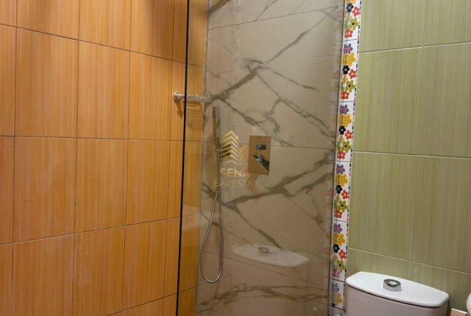 Tirane, jepet me qera apartament 3+1+Ballkon Kati 3, 165 m² 700 € (Brryli, prane Pasticeri Tito)