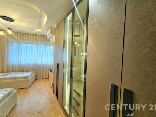 Tirane, jepet me qera apartament 2+1 Kati 11, 106 m² 850 € (KOMPLEKSIN PANORAMA)
