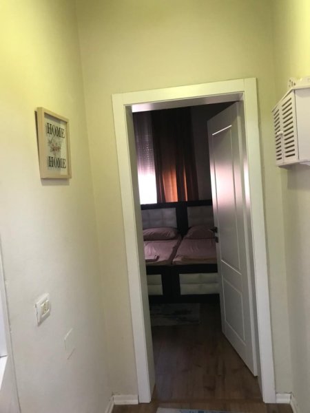 Tirane, jepet me qera 1+1 Kati 6, 60 m² 600 €