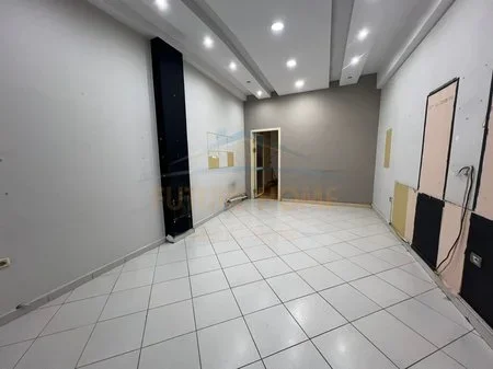 Tirane, jepet me qera ambjent biznesi Kati 1, 59 m² 1.000 € 