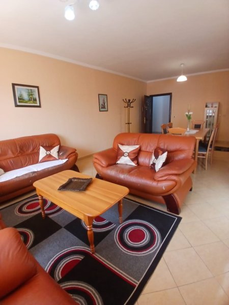 Tirane, shitet apartament 1+1+Ballkon Kati 3, 82 m² 106.000 € (Yzberisht)