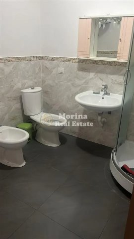 Tirane, jepet me qera apartament 1+1 Kati 3, 70 m² 500 € (Zogu i Zi)