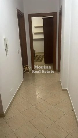 Tirane, jepet me qera apartament 1+1 Kati 3, 70 m² 500 € (Zogu i Zi)