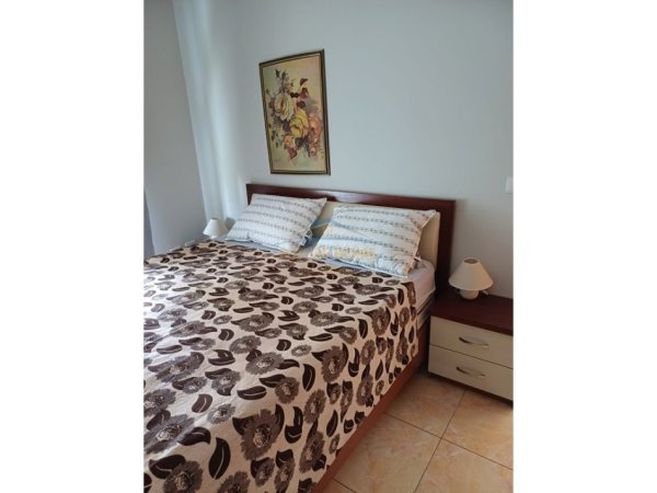 Tirane, jepet me qera apartament 1+1 Kati 4, 65 m² 450 € 