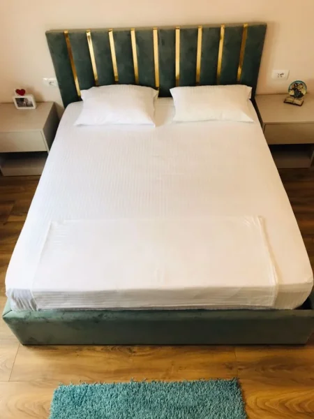 Tirane, jepet me qera apartament 1+1+Ballkon Kati 5, 65 m² 650 € 