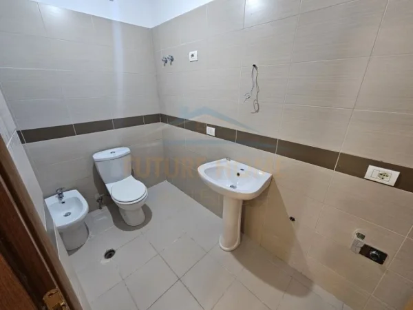 Tirane, shitet apartament 2+1 Kati 1, 115 m² 219.000 € (Shkolla Partizani)