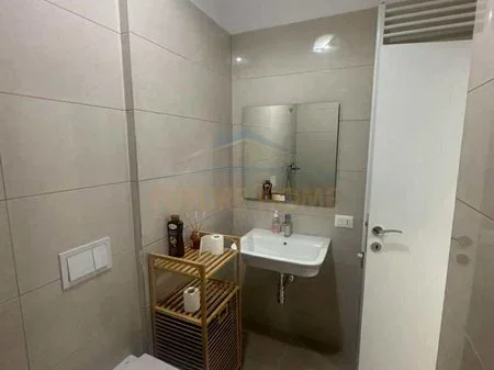 Tirane, jepet me qera apartament 2+1 Kati 2, 86 m² 950 € 