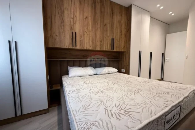 Tirane, jepet me qera apartament 1+1 Kati 1, 60 m² 600 € (Kodra e diellit)
