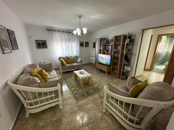 Tirane, shitet apartament 3+1 Kati 6, 99 m² 150.000 € (Brryli)