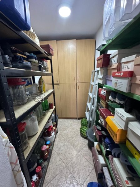 Tirane, shitet apartament 3+1 Kati 6, 99 m² 150.000 € (Brryli)