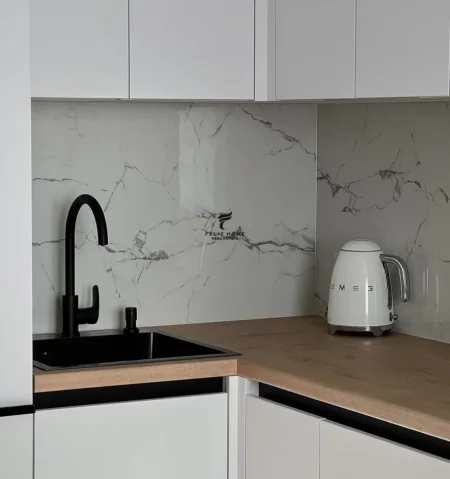 Tirane, jepet me qera apartament 1+1 Kati 8, 65 m² 600 € (PAZARI I RI)