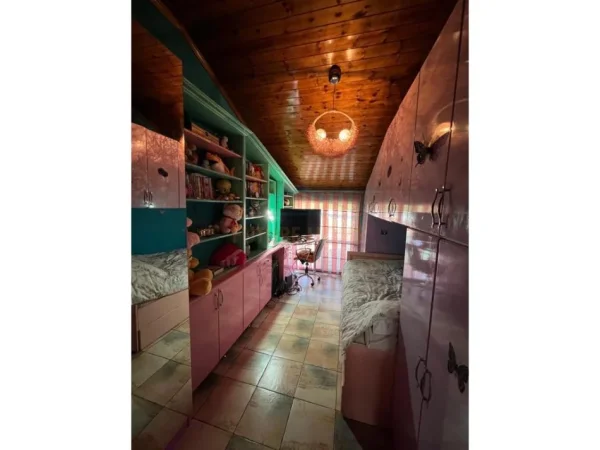 Tirane, shitet apartament 3+1+Ballkon Kati 3, 109 m² 170.000 € (Ali Dem)