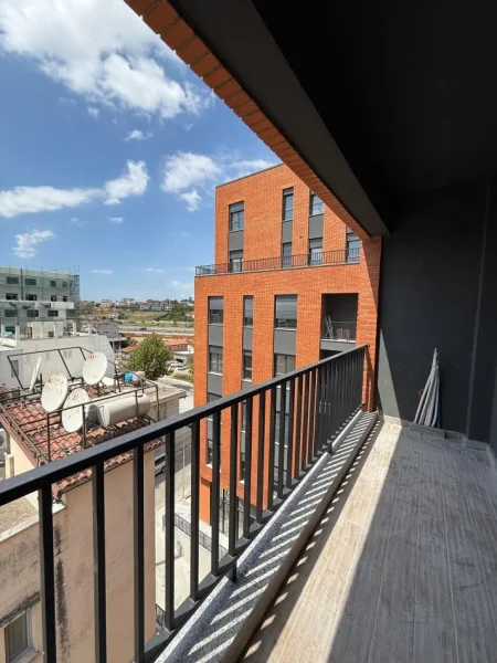 Tirane, shes apartament 2+1+Ballkon Kati 4, 98 m² 118.600 € (Paskuqan)