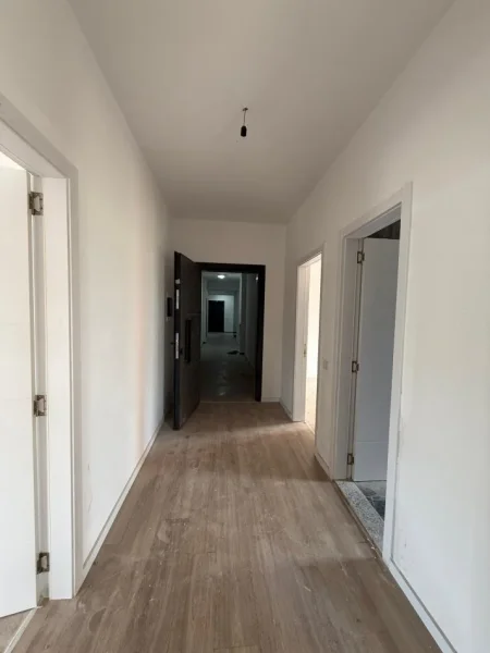 Tirane, shes apartament 2+1+Ballkon Kati 4, 98 m² 118.600 € (Paskuqan)