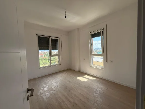 Tirane, shes apartament 2+1+Ballkon Kati 4, 98 m² 118.600 € (Paskuqan)