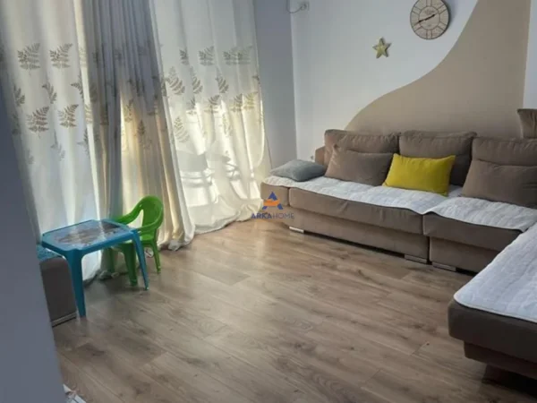 Tirane, shitet apartament 2+1 Kati 5, 102 m² 157.000 € (Yzberisht)