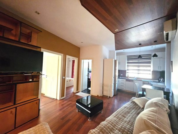 JEPET APARTAMENT 2+1 ME QERA NE QENDER TE TIRANES Kati 4, 73 m² 600 EURO
