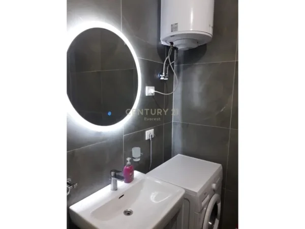 Tirane, jepet me qera apartament 1+1 Kati 5, 70 m² 1.000 € (FOLEJA E GJELBER)