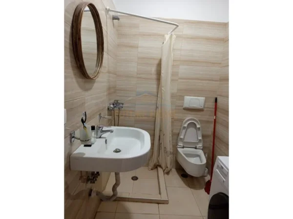 Tirane, jepet me qera garsonier 1+1 Kati 3, 34 m² 300 € (KODRA E DIELLIT 2)