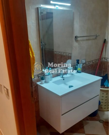 Tirane, jepet me qera apartament 1+1 Kati 3, 70 m² 620 € (Blloku)