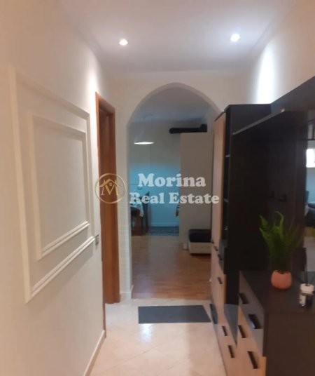 Tirane, jepet me qera apartament 1+1 Kati 3, 70 m² 620 € (Blloku)