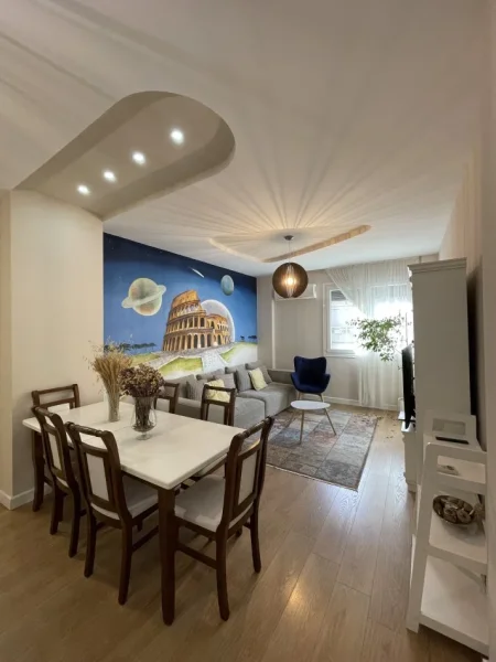 Tirane, jepet me qera apartament 2+1+Ballkon Kati 1, 90 m² 700 € (355693414015)