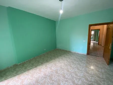 Tirane, shitet apartament 3+1+Ballkon Kati 3, 122 m² 248.000 € (Komuna e Parisit)