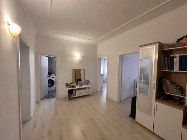 Tirane, jepet me qera apartament 2+1 , (21 Dhjetori)