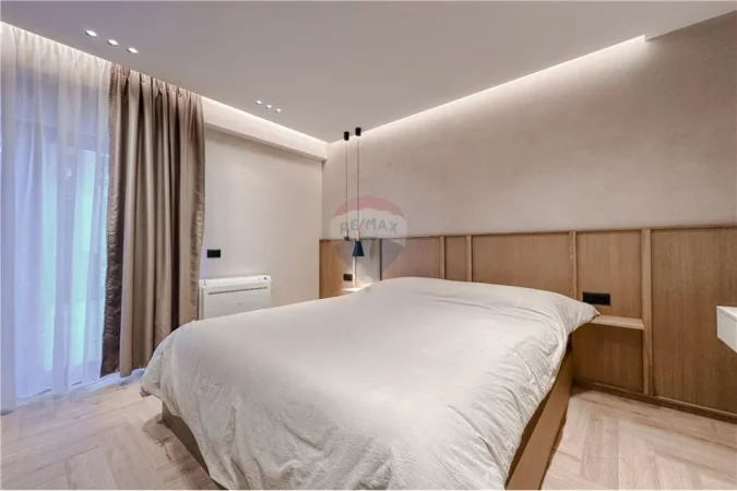 Tirane, shitet apartament 1+1+Ballkon , 