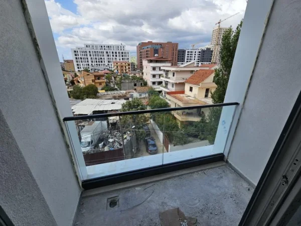 Tirane, shitet apartament 2+1+Ballkon Kati 3, 124 m² 208.000 € 