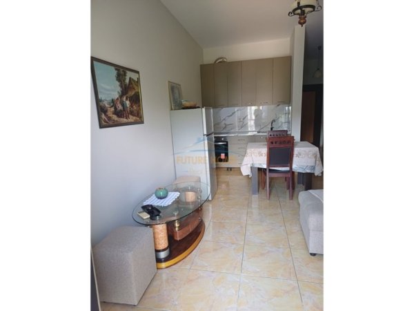 Tirane, jepet me qera apartament 1+1 Kati 4, 65 m² 450 € 
