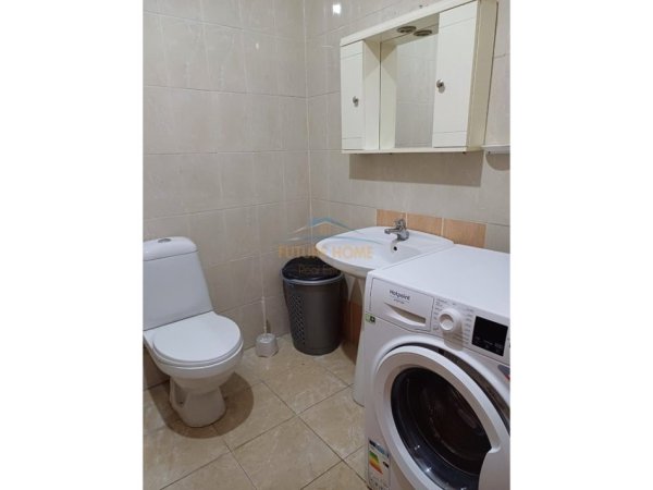 Tirane, jepet me qera apartament 1+1 Kati 4, 65 m² 450 € 