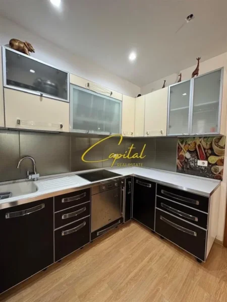 Tirane, jepet me qera apartament 2+1 Kati 3, 105 m² 600 € (KODRA E DIELLIT)