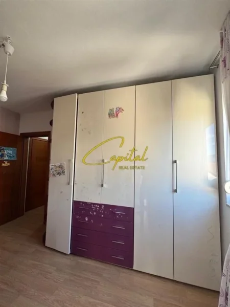 Tirane, jepet me qera apartament 2+1 Kati 3, 105 m² 600 € (KODRA E DIELLIT)