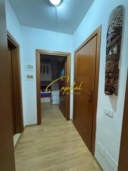 Tirane, jepet me qera apartament 2+1 Kati 3, 105 m² 600 € (KODRA E DIELLIT)