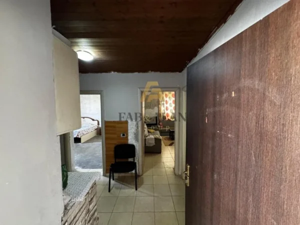 Tirane, shitet shtepi 1 Katshe , 90 m² 75.000 € (Yrshek)