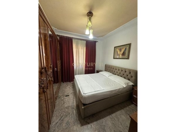 Tirane, jepet me qera apartament 2+1 Kati 6, 130 m² 900 € (Qender)